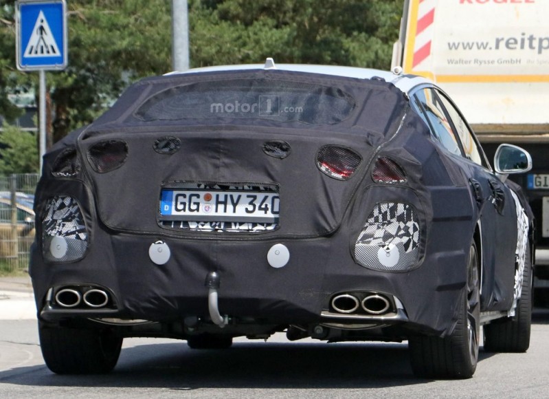 2017-kia-stinger-spy-photo (12)