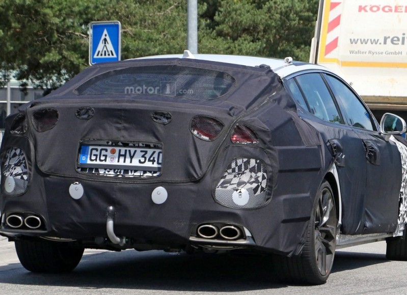 2017-kia-stinger-spy-photo (13)