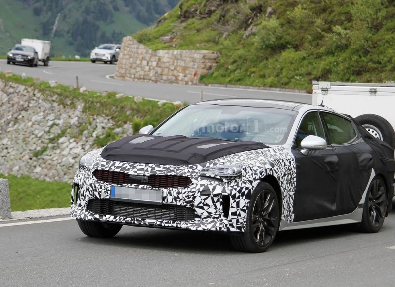 2017-kia-stinger-spy-photo (2)