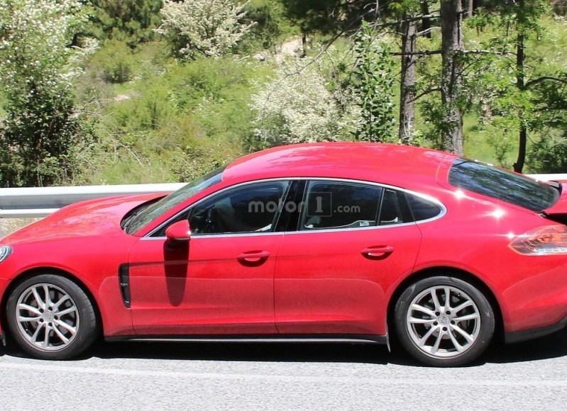 2017-porsche-panamera-spy-photo