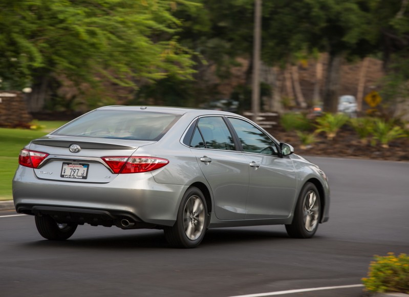 2017-toyota-camry-se-6