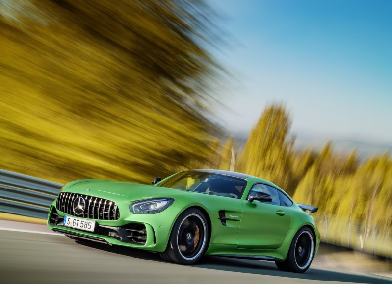 Mercedes-AMG-GT-R-1