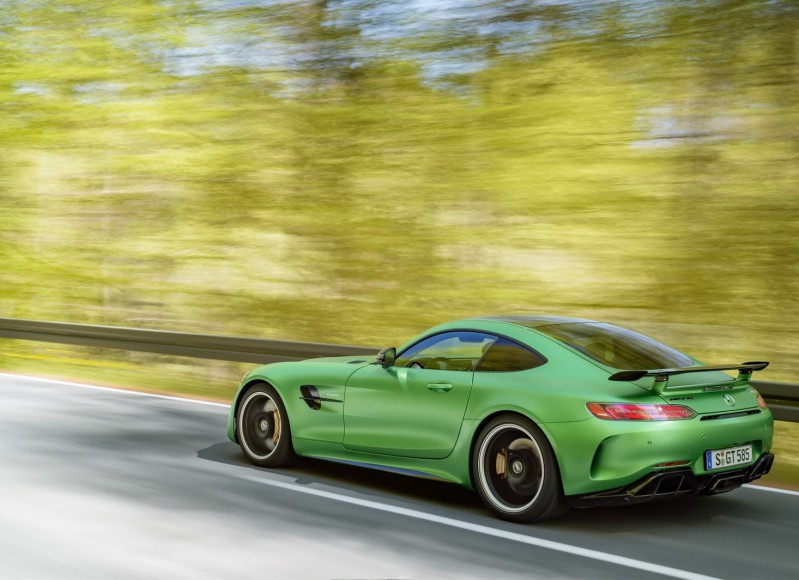 Mercedes-AMG-GT-R-13