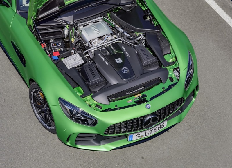 Mercedes-AMG-GT-R-16