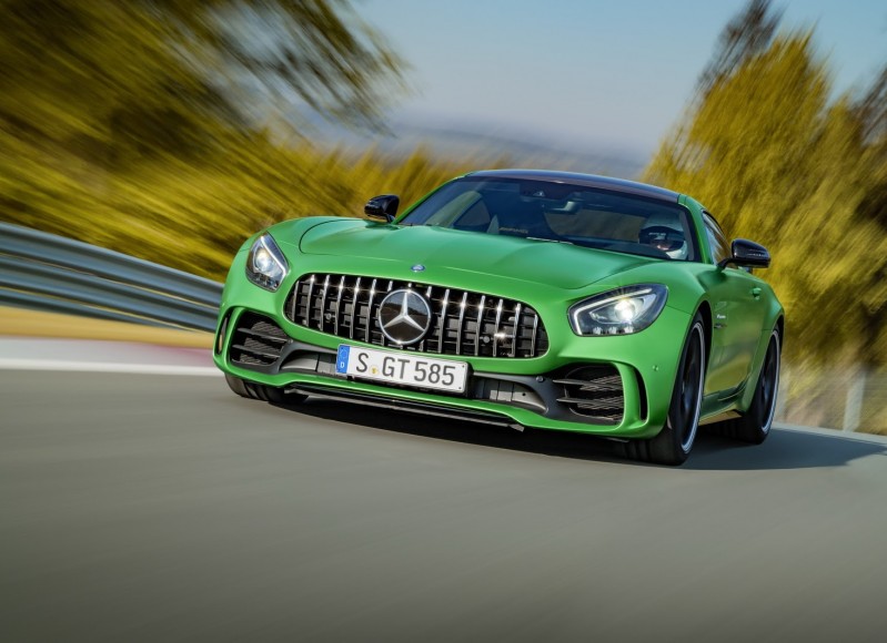 Mercedes-AMG-GT-R-2