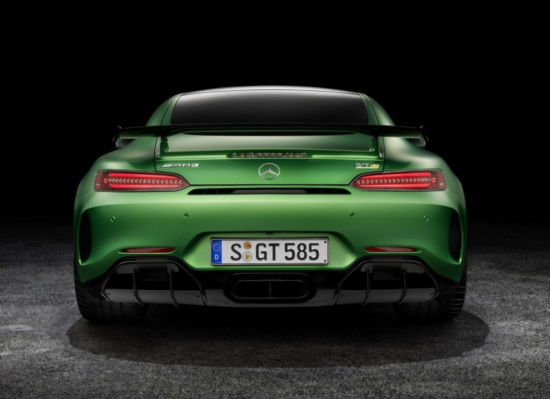 Mercedes-AMG-GT-R-23