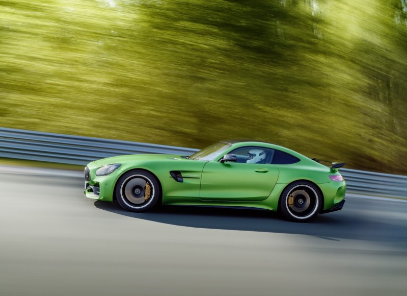 Mercedes-AMG-GT-R-4