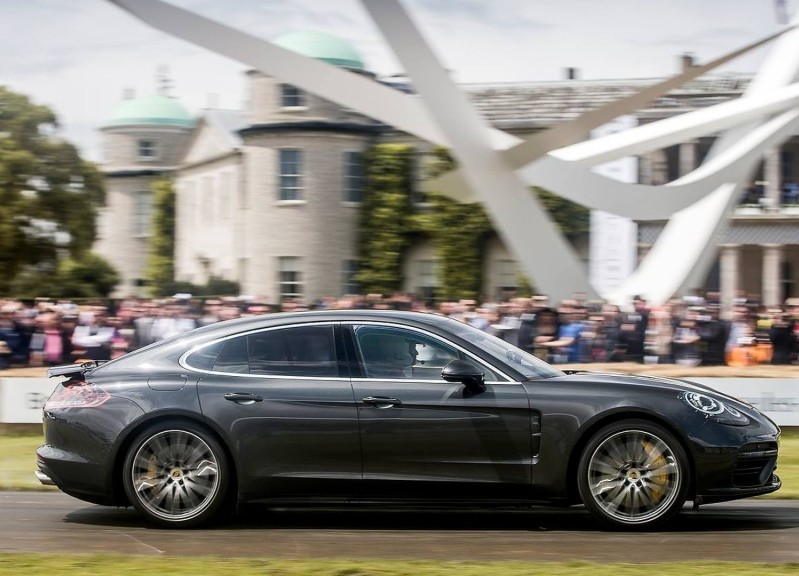 Video-Patrick-Dempsey-took-the-Porsche-Panamera-prototype-to-Goodwood-3-1024x576