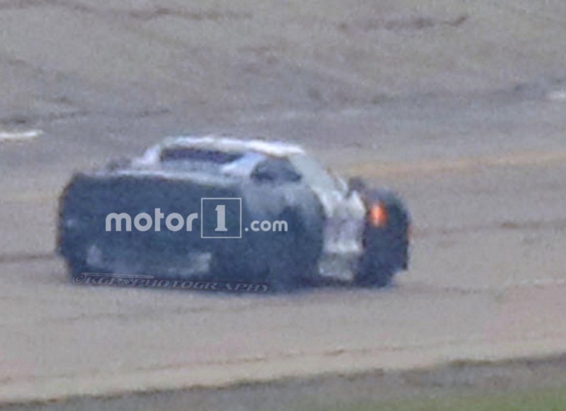 mid-engine-corvette-prototype-spy-photo (1)