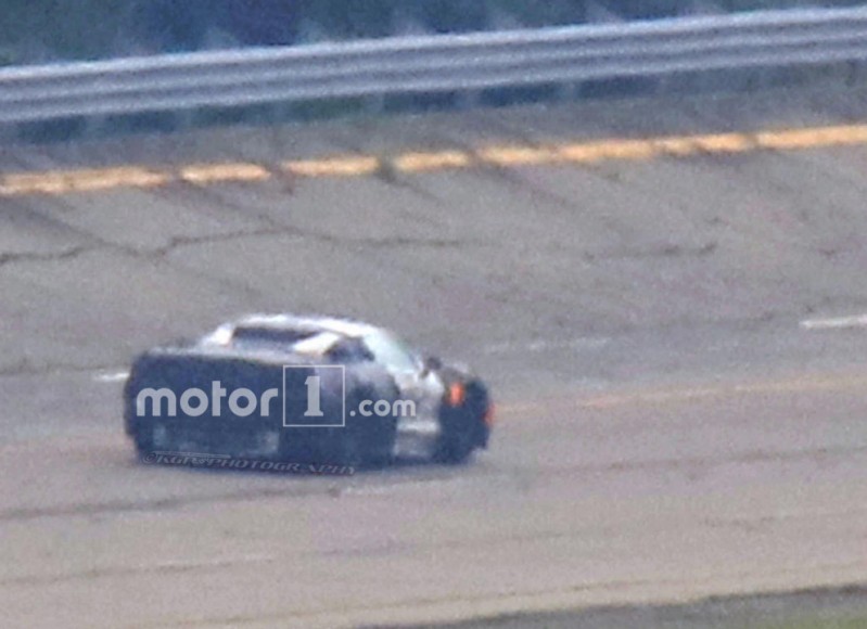 mid-engine-corvette-prototype-spy-photo (10)