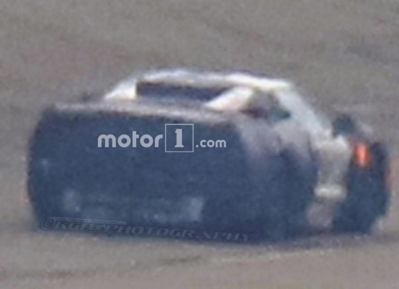 mid-engine-corvette-prototype-spy-photo (11)