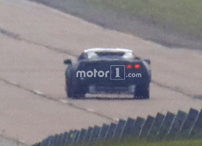 mid-engine-corvette-prototype-spy-photo (17)