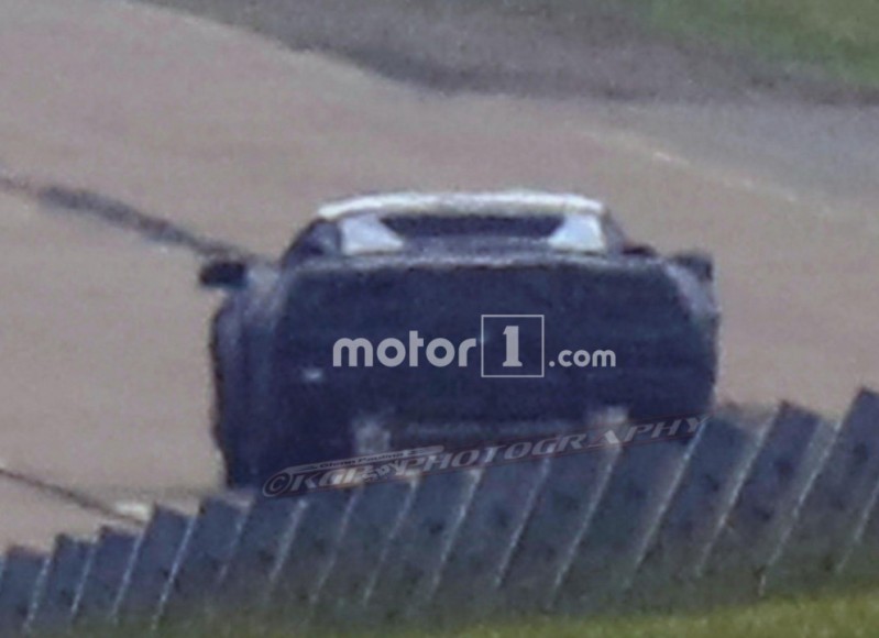 mid-engine-corvette-prototype-spy-photo (8)