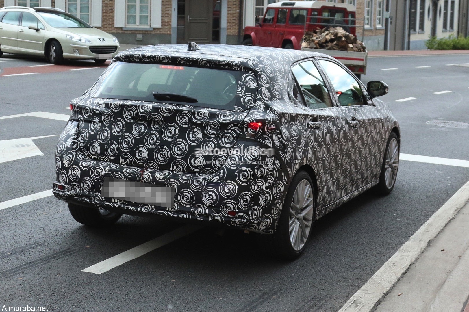 toyota-auris-spyshots_5