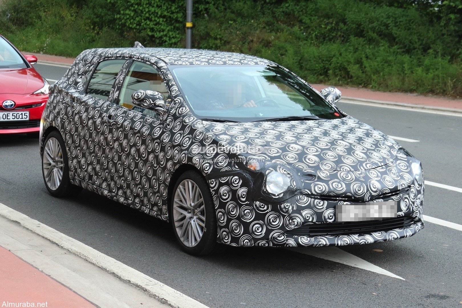 toyota-auris-spyshots_7