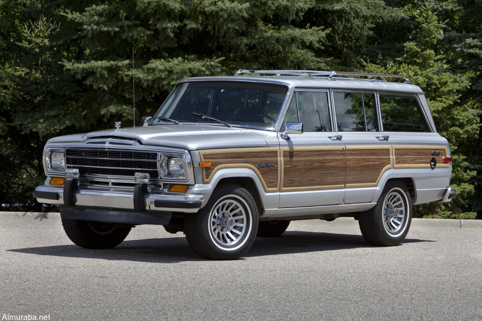 1989-Jeep-Grand-Wagoneer-2