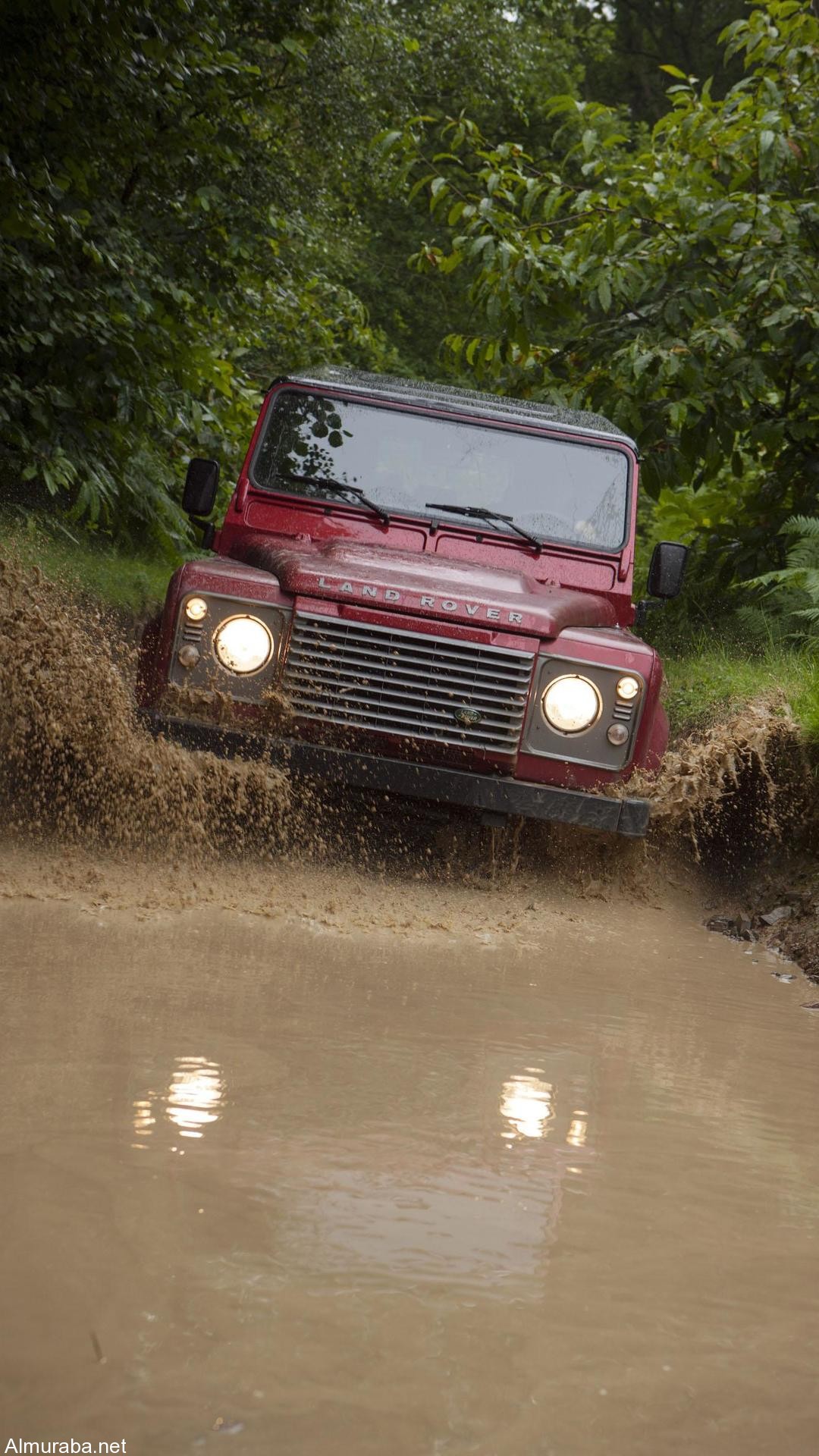 2012-330570-2013-land-rover-defender-03-9-20121