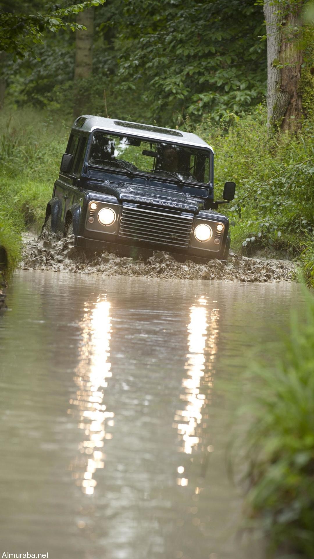 2012-330576-2013-land-rover-defender-03-9-20121