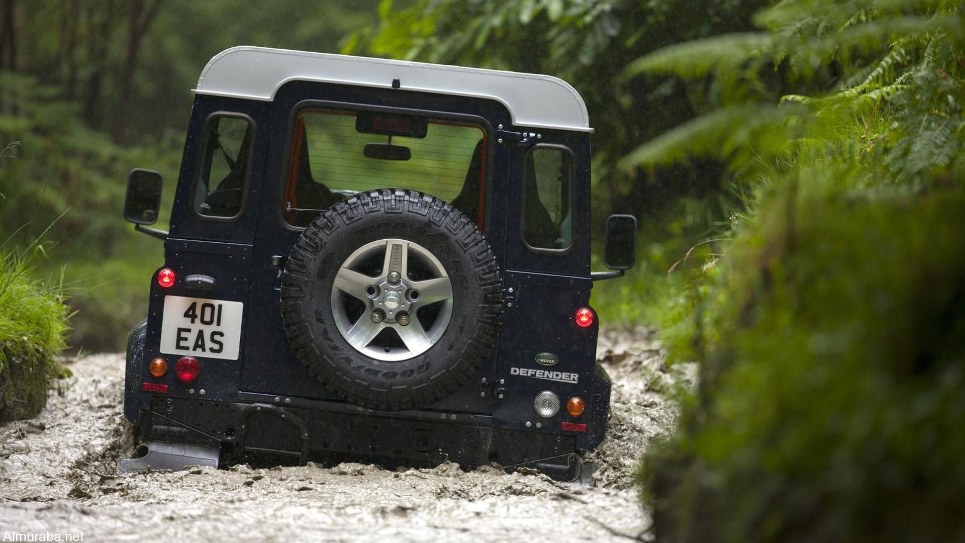 2012-330578-2013-land-rover-defender-03-9-20121