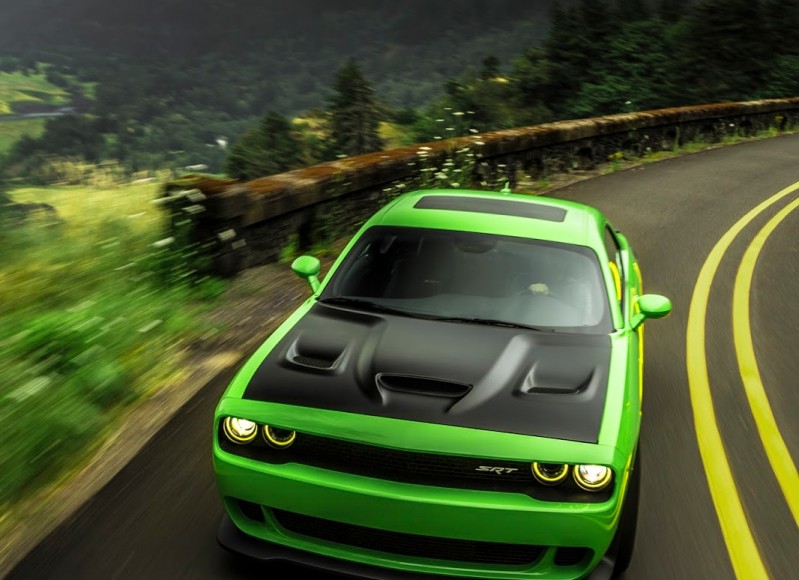 2015-Dodge-Challenger-SRT-Hellcat-16