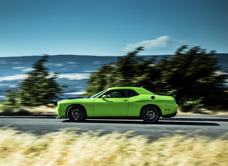 2015-Dodge-Challenger-SRT-Hellcat-17