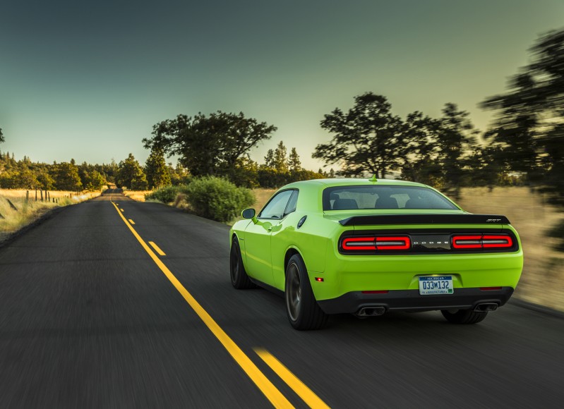 2015-Dodge-Challenger-SRT-Hellcat-18