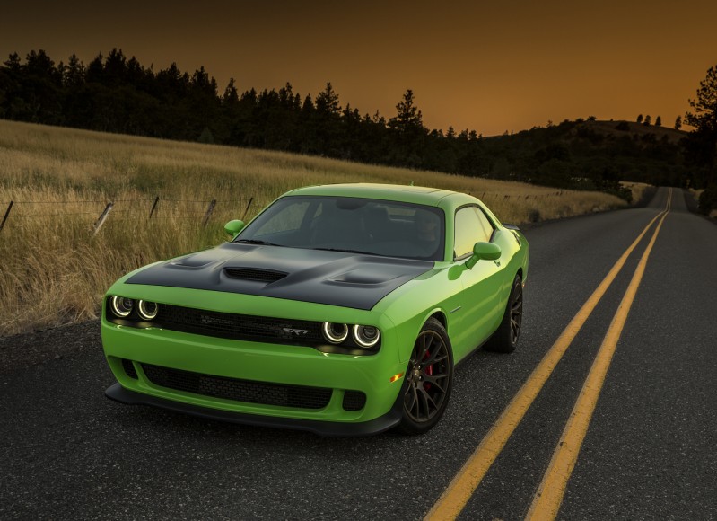 2015-Dodge-Challenger-SRT-Hellcat-21