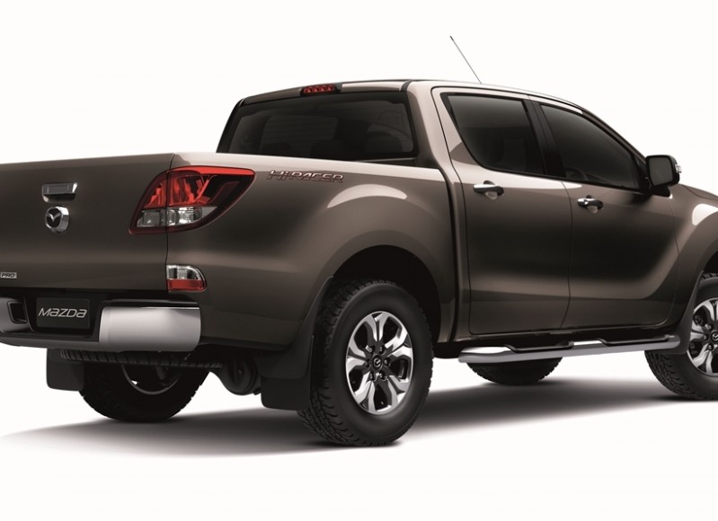 2016-Mazda-BT-50-PRO-front-rear-quarter-full-official