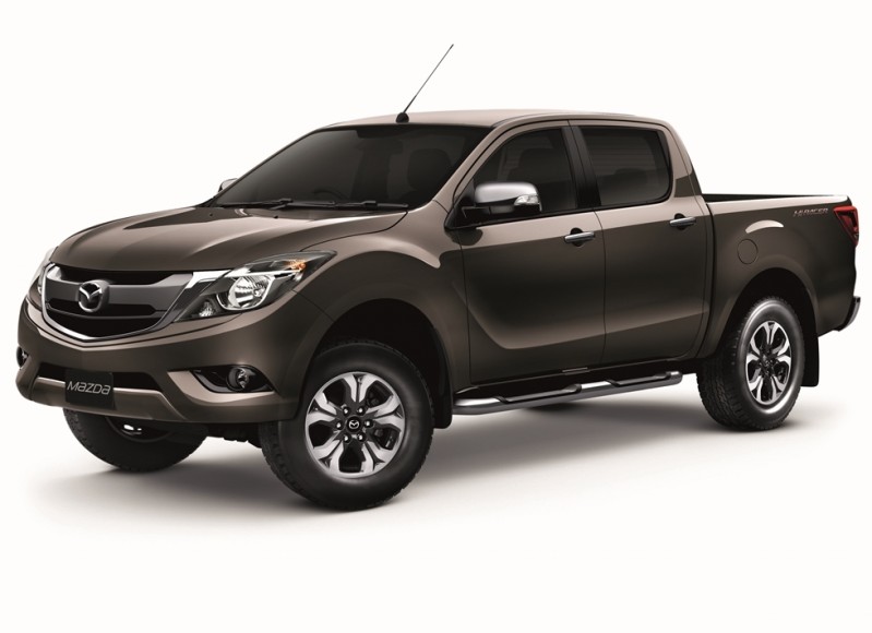 2016-Mazda-BT-50-PRO-front-three-quarter-full-side-official