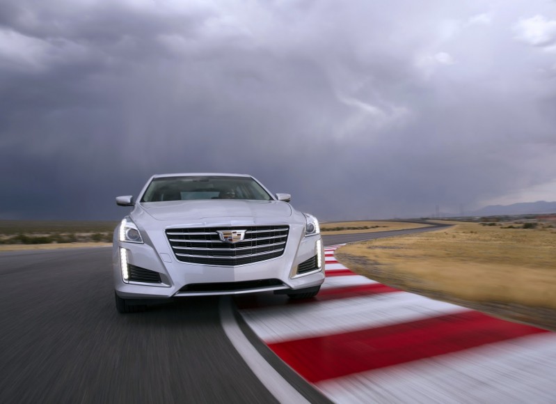 2017-Cadillac-ATS-CTS-Refinements-12