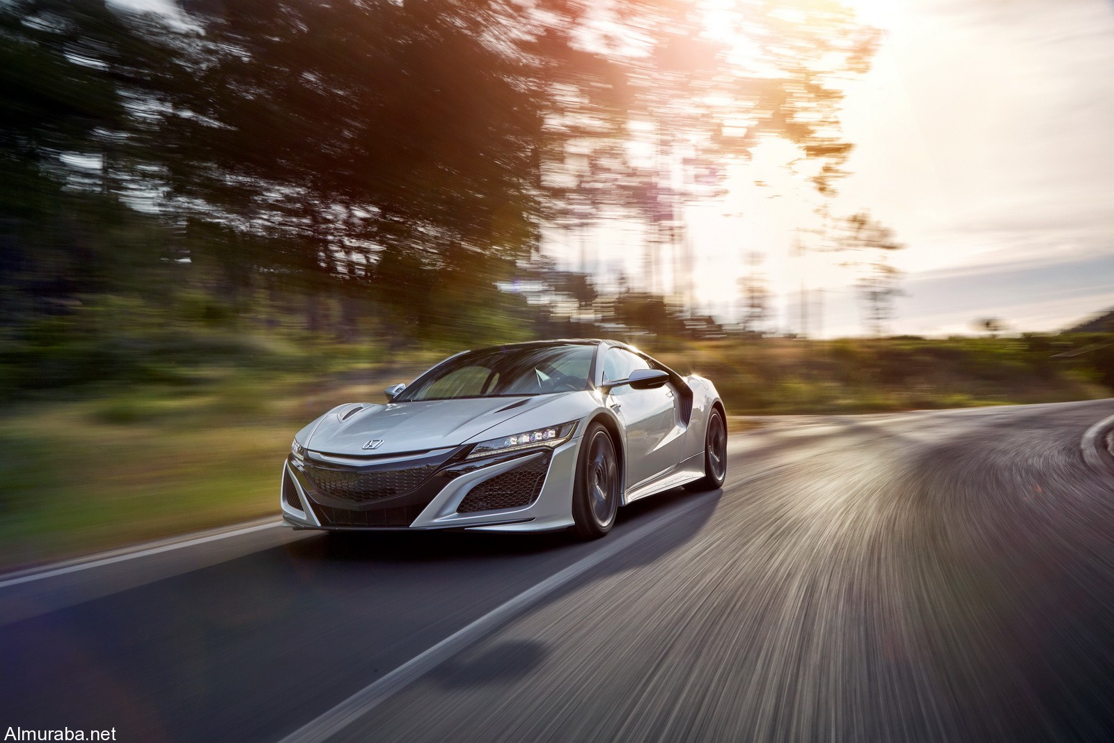 "هوندا" تنشر مجموعة صور جديدة لـ NSX الخارقة Honda 4