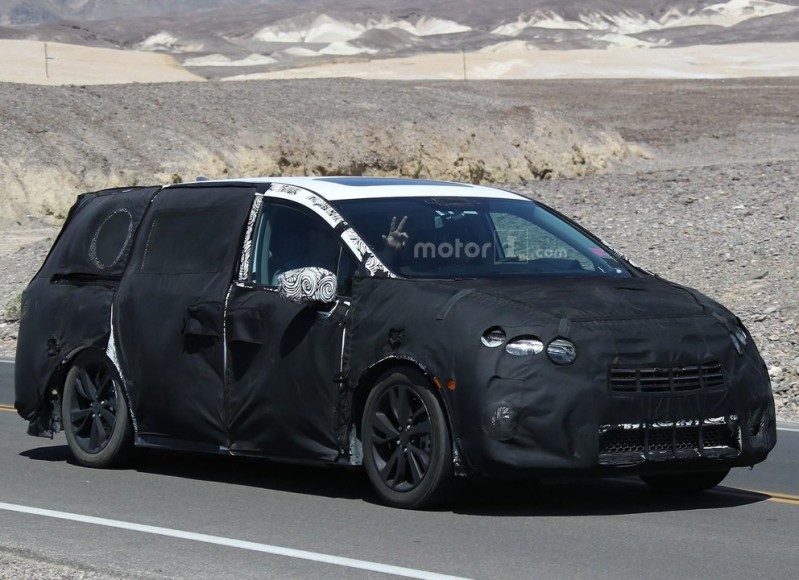 2017-honda-odyssey-spy-photo (1)