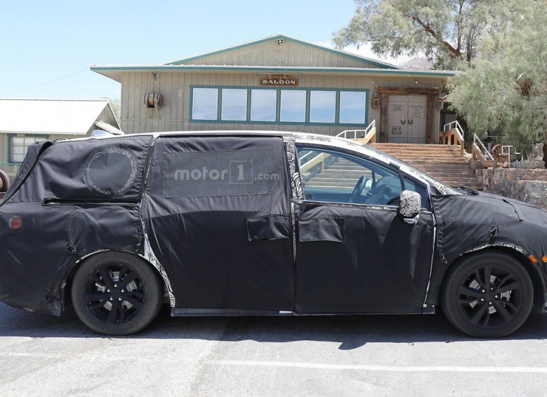 2017-honda-odyssey-spy-photo (7)