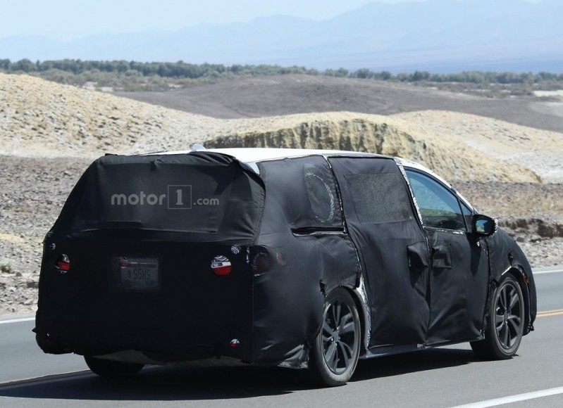 2017-honda-odyssey-spy-photo (8)