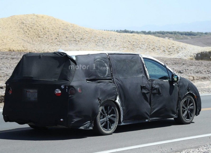 2017-honda-odyssey-spy-photo (9)