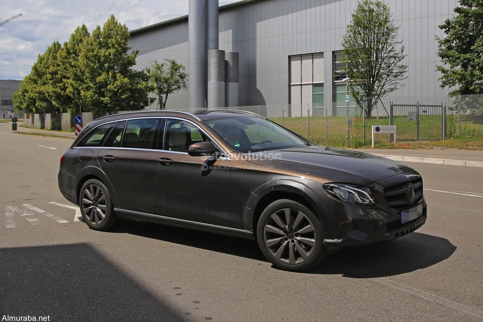 2017-mercedes-benz-e-class-all-terrain-x213-spied-in-germany-109443_1