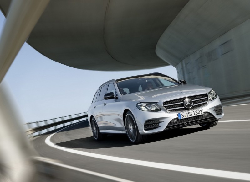 E-Klasse T-Modell; E-Class Estate; Studio; 2016  Exterieur: AMG Line; diamantsilber;  Exterior: AMG line; diamond silver;