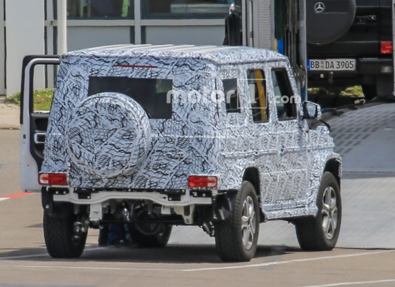 2017-mercedes-benz-g-class-spy-photo (4)