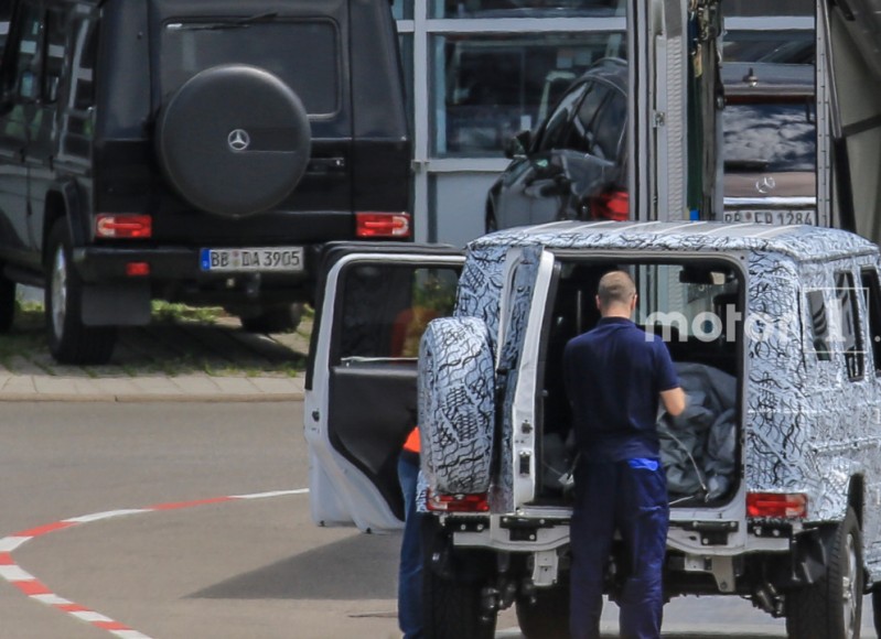 2017-mercedes-benz-g-class-spy-photo (5)