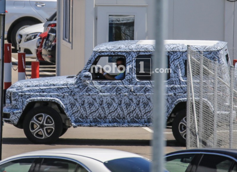 2017-mercedes-benz-g-class-spy-photo