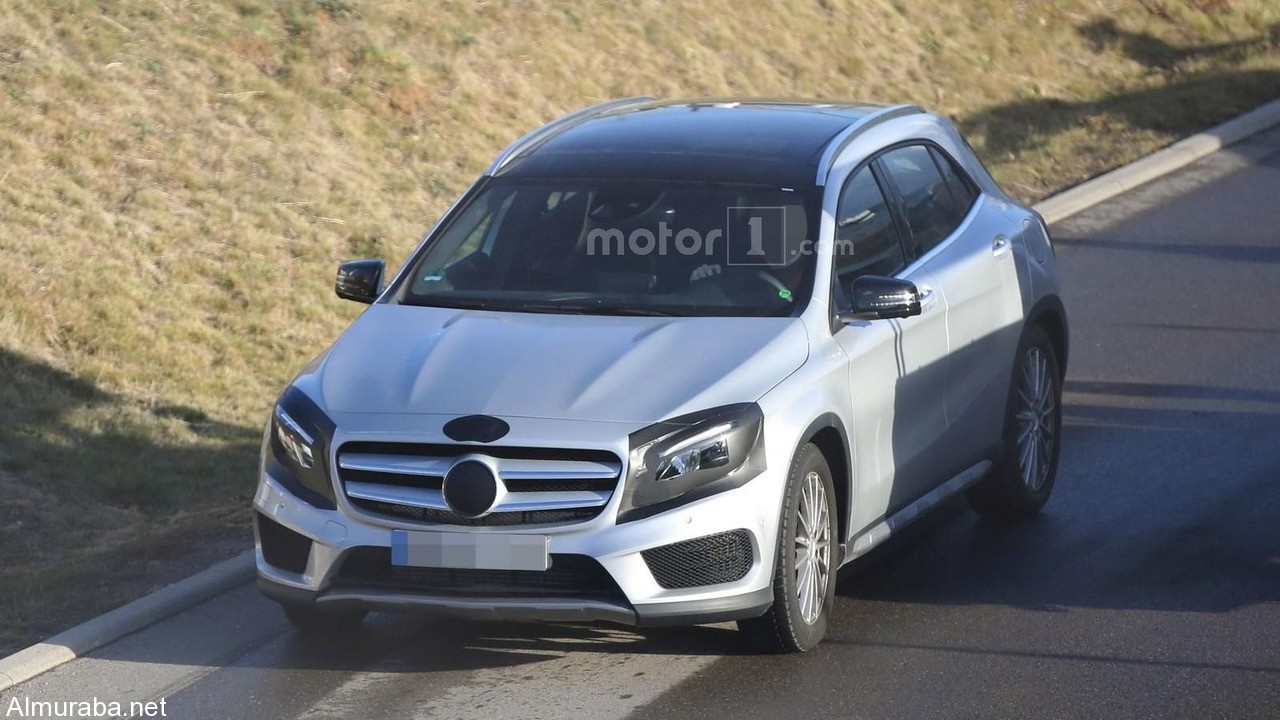 2017-mercedes-gla-spy-photo1 (4)