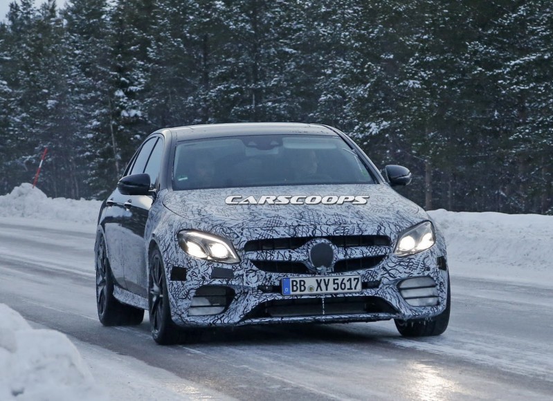 2018-Mercedes-AMG-E63-Sedan11