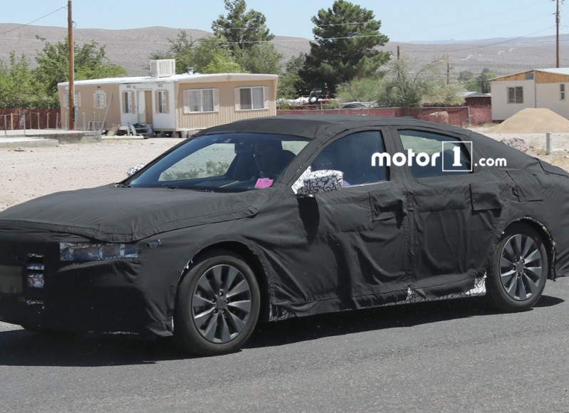 2018-honda-accord-spy-shot (1)