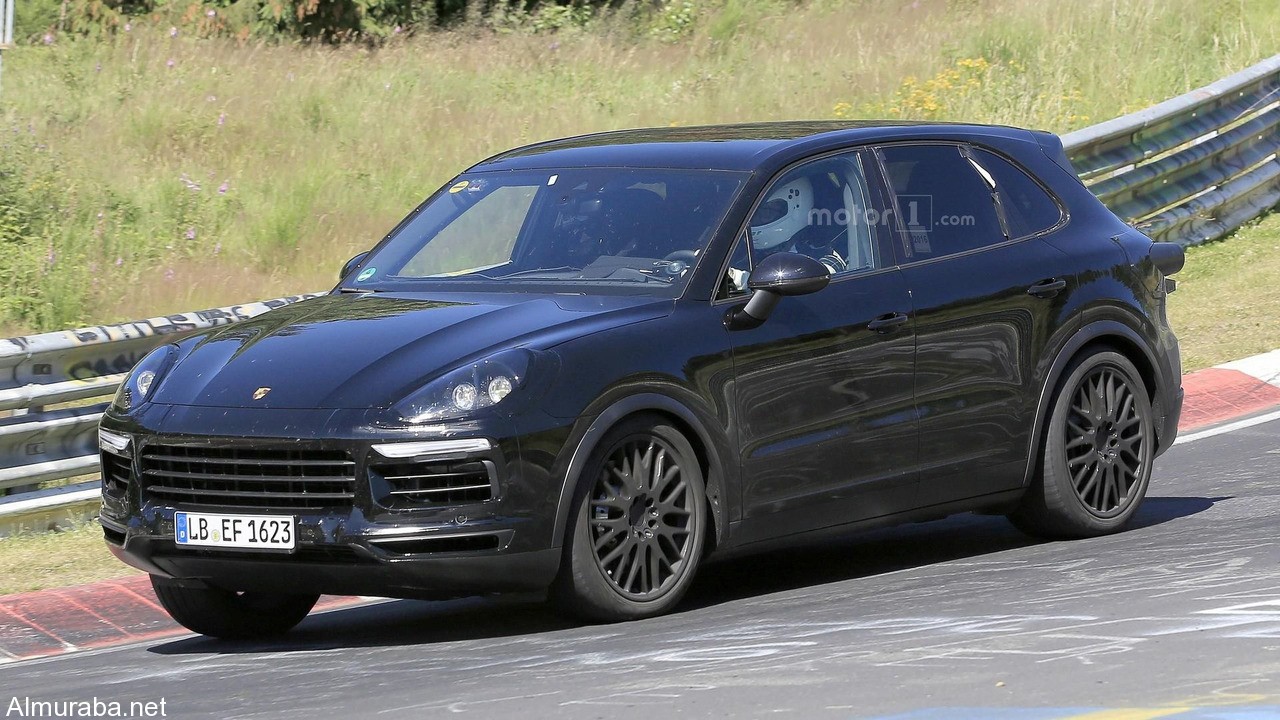 2018-porsche-cayenne-spy-photo (1)