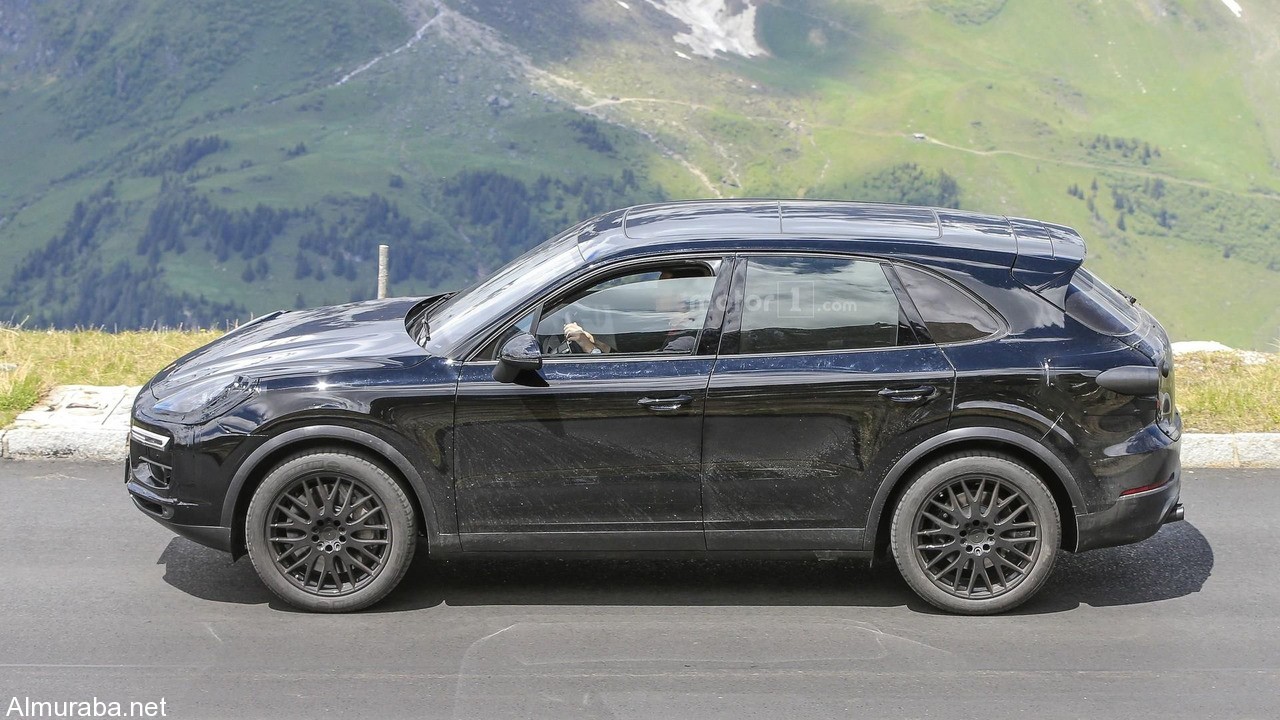 2018-porsche-cayenne-spy-photo (12)