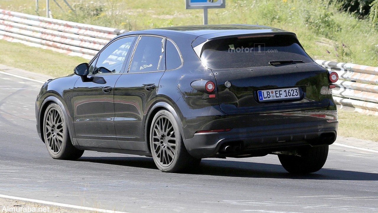 2018-porsche-cayenne-spy-photo (13)