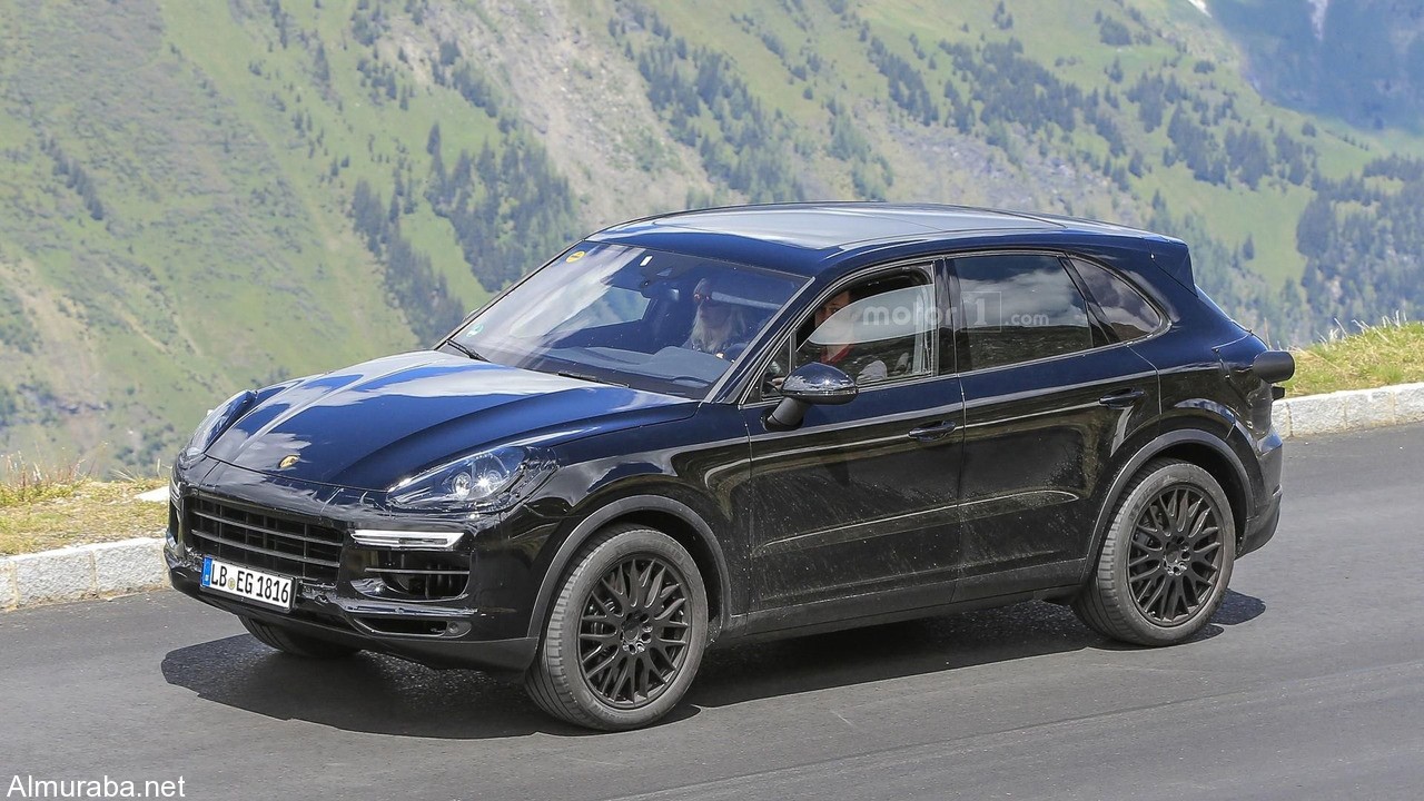 2018-porsche-cayenne-spy-photo (3)