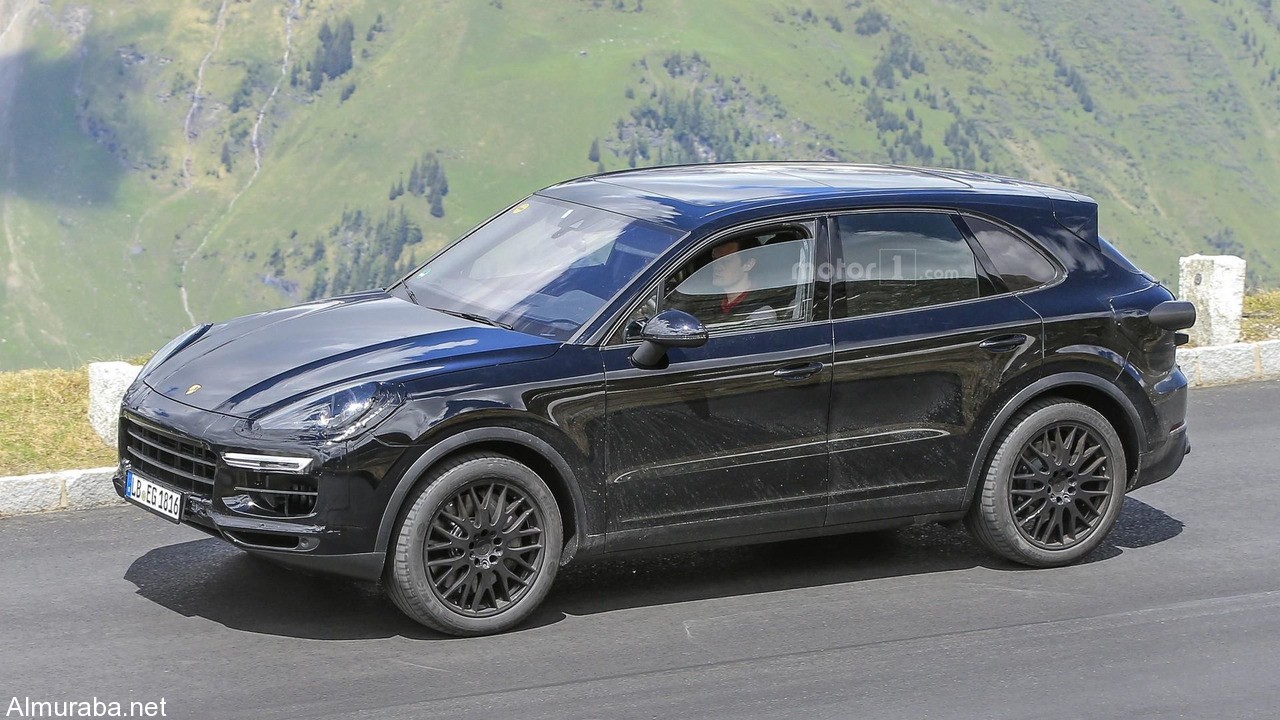 2018-porsche-cayenne-spy-photo (7)