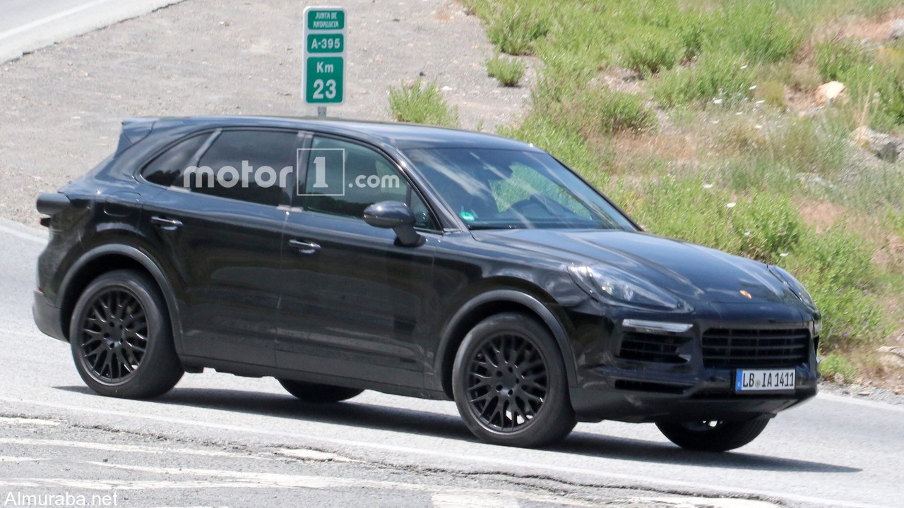 2018-porsche-cayenne-spy-pics (2)