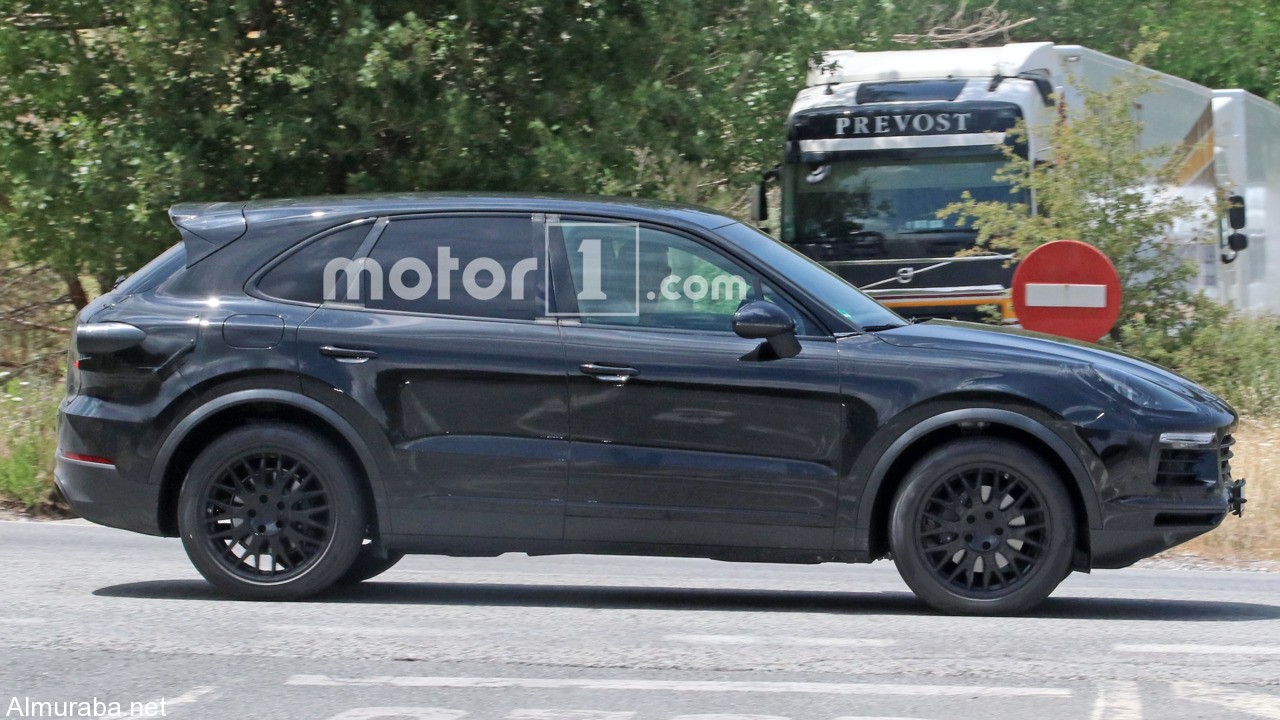 2018-porsche-cayenne-spy-pics (5)